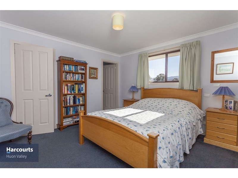 2 Pear Tree Close, Huonville TAS 7109