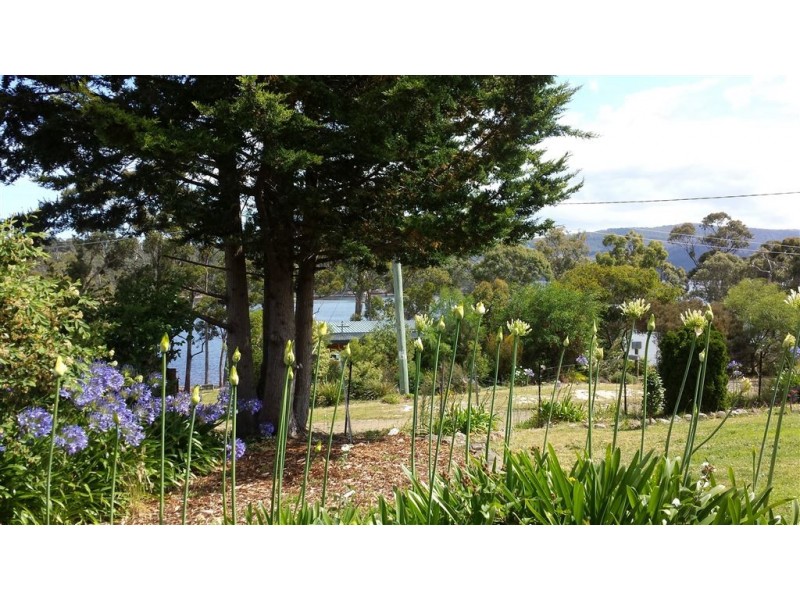 6 Sandrock Loop, Abels Bay TAS 7112