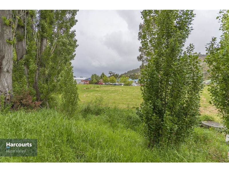 11 Wilmot, Huonville TAS 7109