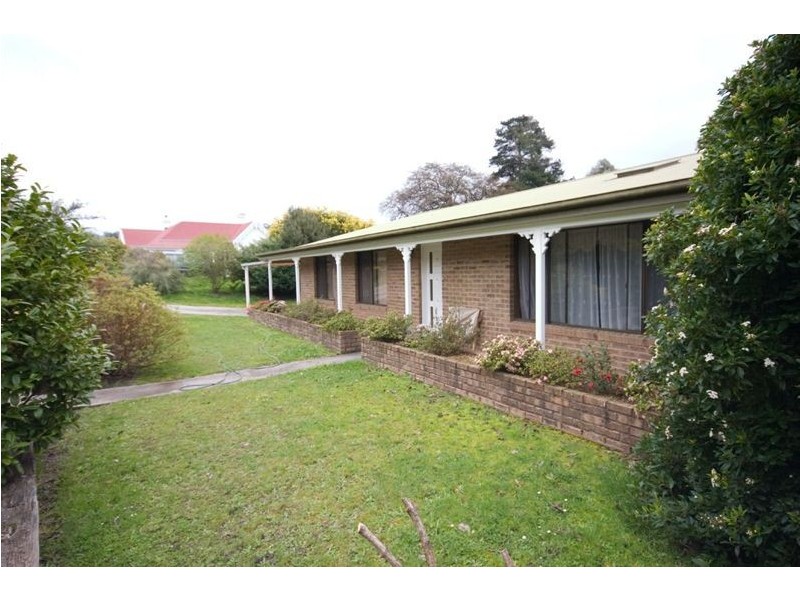 8 Charles Street, Cygnet TAS 7112