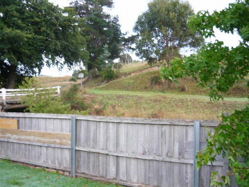 8 Charles Street, Cygnet TAS 7112