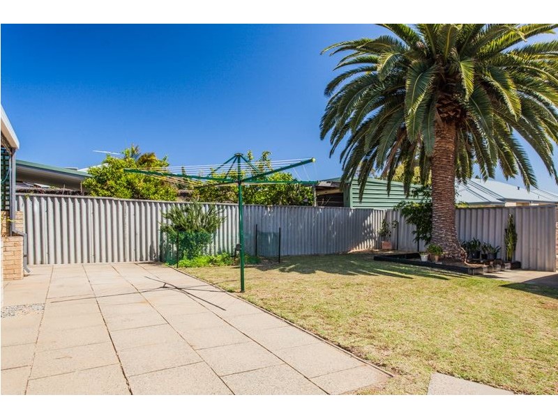 8 Carmody Street, Hamilton Hill WA 6163