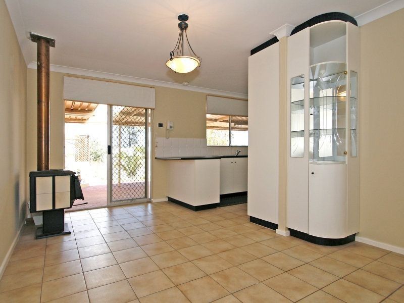 14 Milton Place, Munster WA 6166