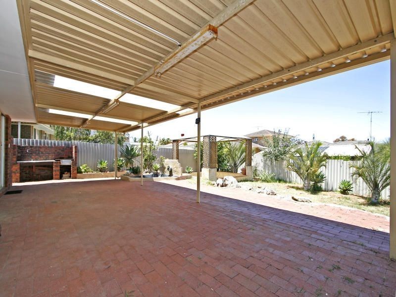 14 Milton Place, Munster WA 6166