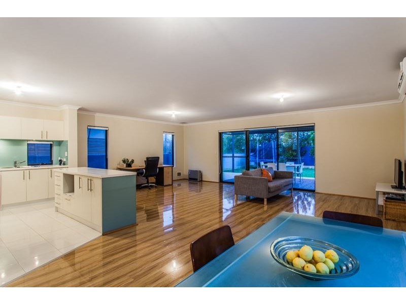 82 Annie Street, Beaconsfield WA 6162