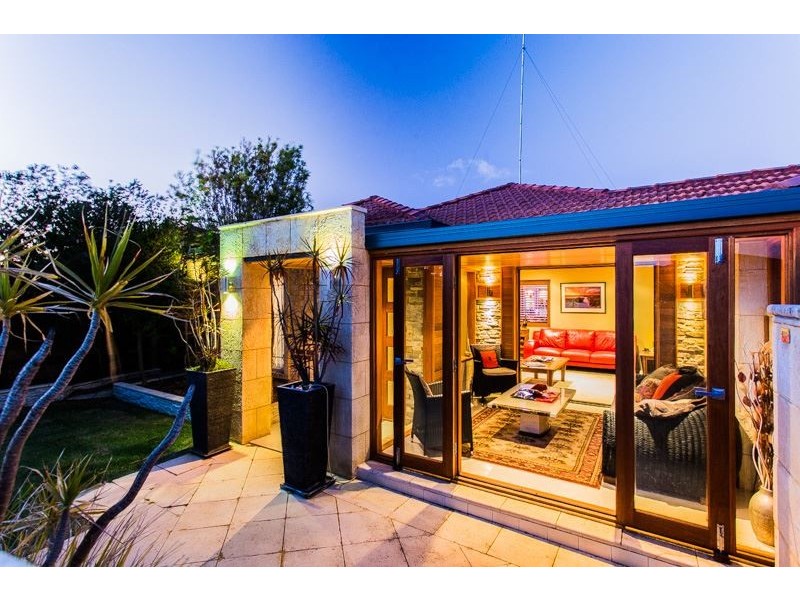 16 Orsulich Loop, Spearwood WA 6163