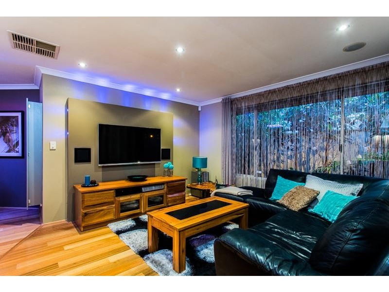 16 Orsulich Loop, Spearwood WA 6163