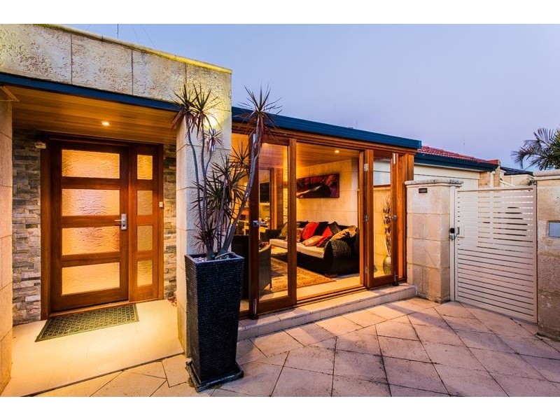 16 Orsulich Loop, Spearwood WA 6163