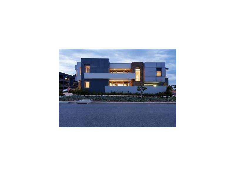 60 Breaksea Drive, North Coogee WA 6163