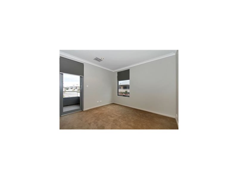 60 Breaksea Drive, North Coogee WA 6163