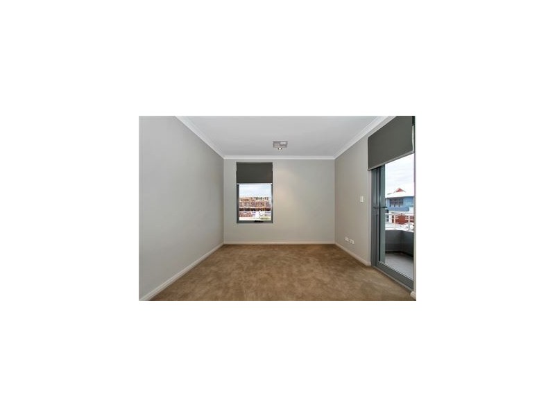 60 Breaksea Drive, North Coogee WA 6163