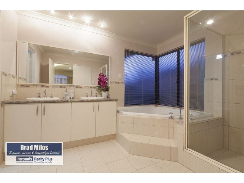 16 Fawcett Crescent, Canning Vale WA 6155