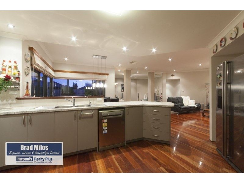 16 Fawcett Crescent, Canning Vale WA 6155