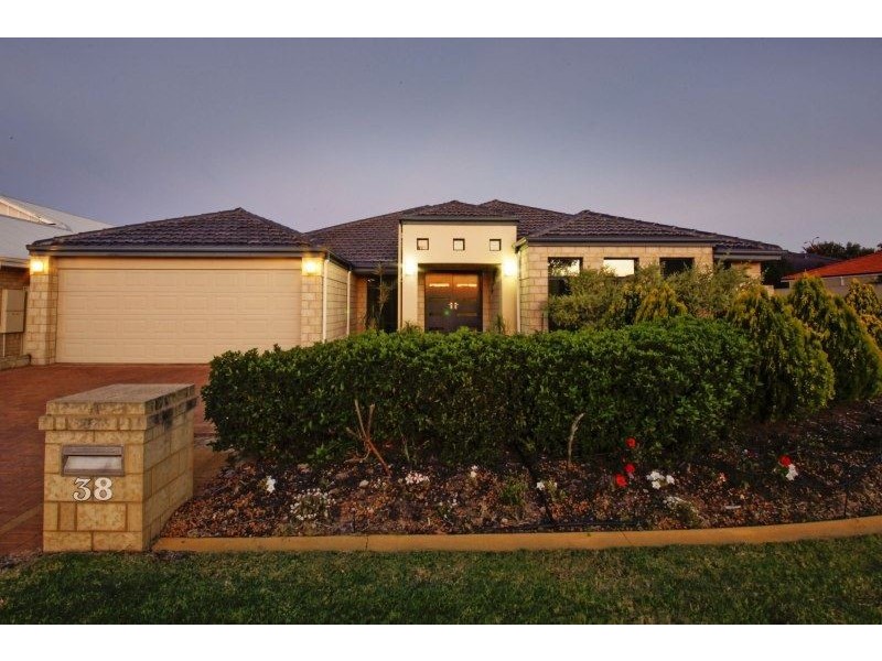 38 Oakhill Drive, Canning Vale WA 6155