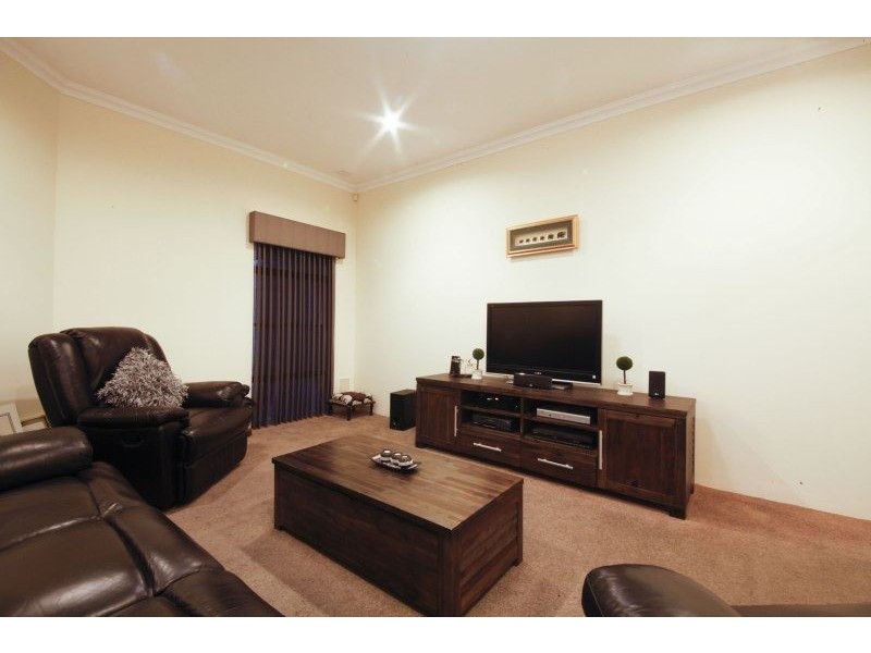 38 Oakhill Drive, Canning Vale WA 6155