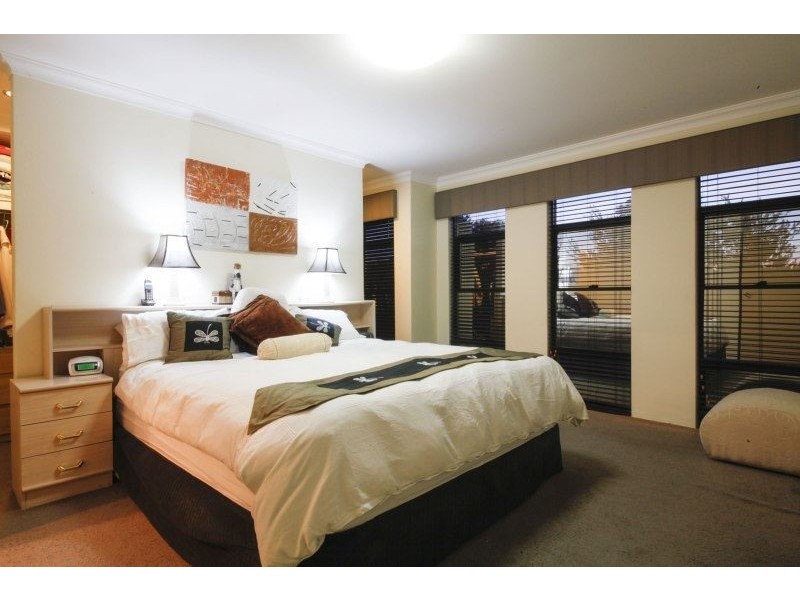 38 Oakhill Drive, Canning Vale WA 6155