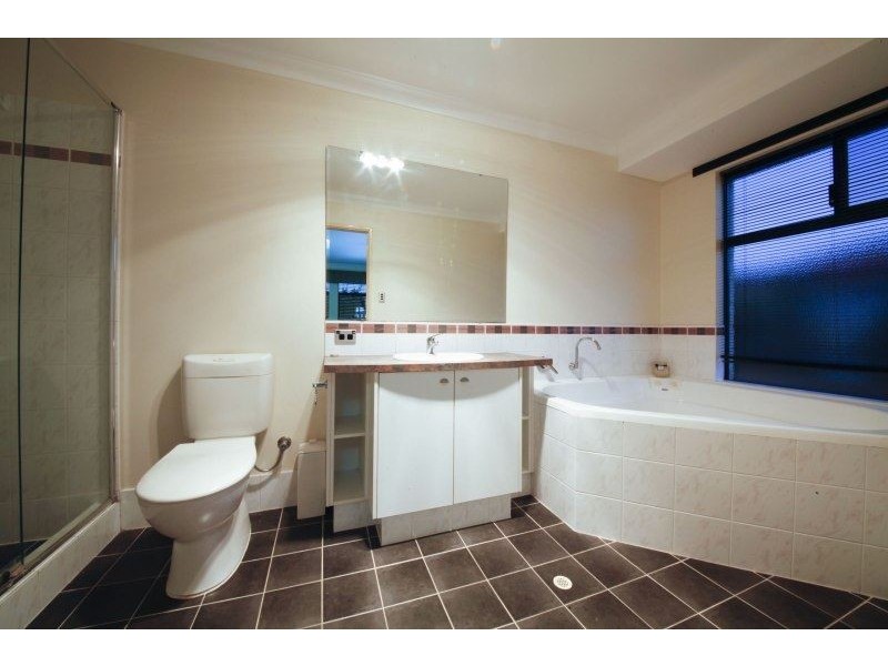 38 Oakhill Drive, Canning Vale WA 6155