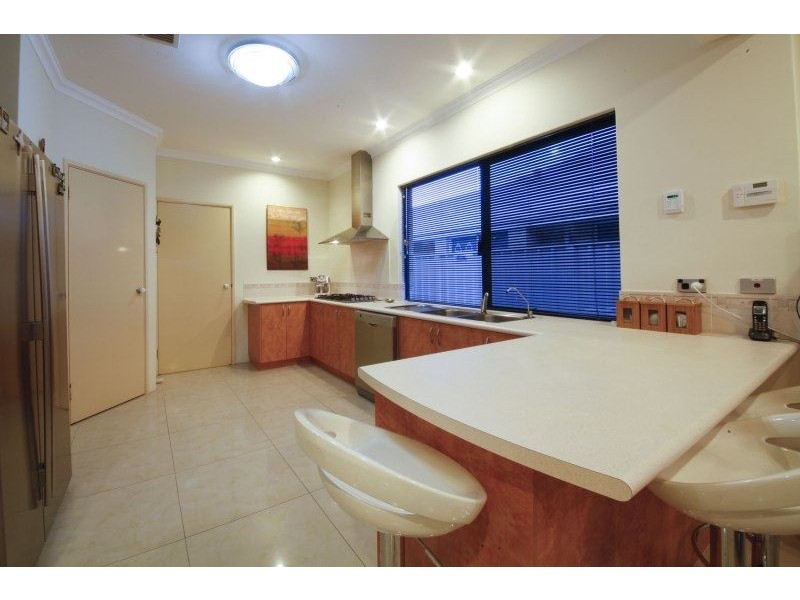 38 Oakhill Drive, Canning Vale WA 6155