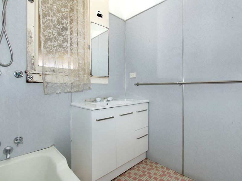 26 Coolbellup Ave, Coolbellup WA 6163