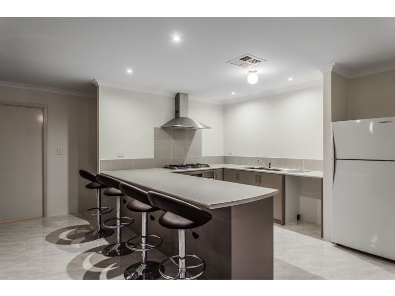 18 Daimpre Way, Byford WA 6122