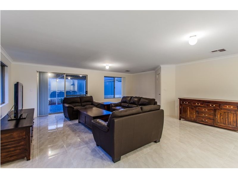 18 Daimpre Way, Byford WA 6122