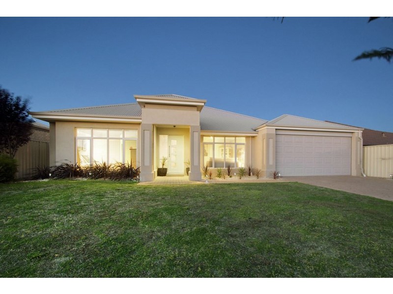 28 Frenchmans Crescent, Secret Harbour WA 6173