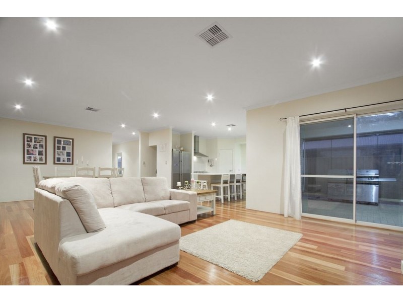 28 Frenchmans Crescent, Secret Harbour WA 6173