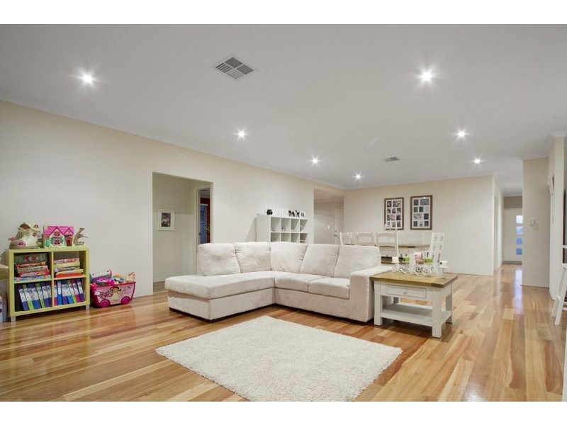 28 Frenchmans Crescent, Secret Harbour WA 6173