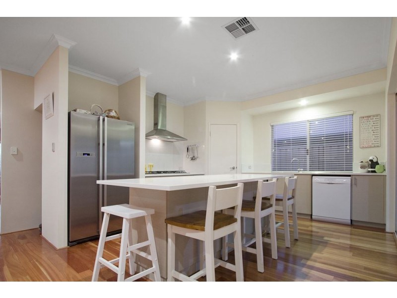 28 Frenchmans Crescent, Secret Harbour WA 6173