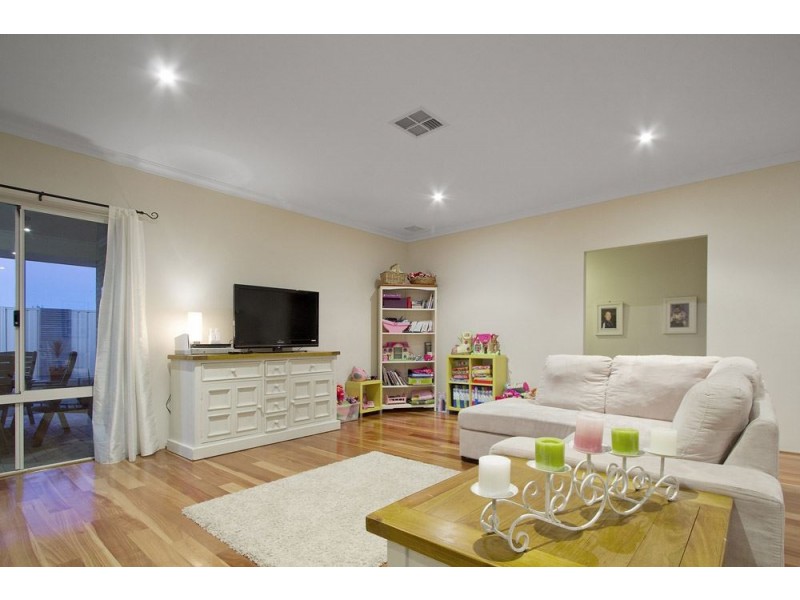 28 Frenchmans Crescent, Secret Harbour WA 6173