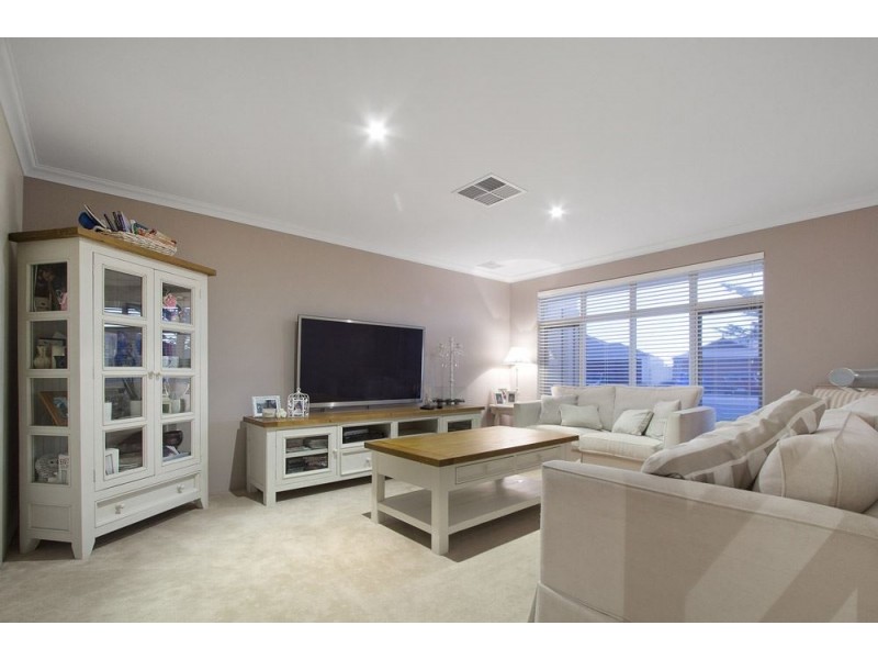 28 Frenchmans Crescent, Secret Harbour WA 6173