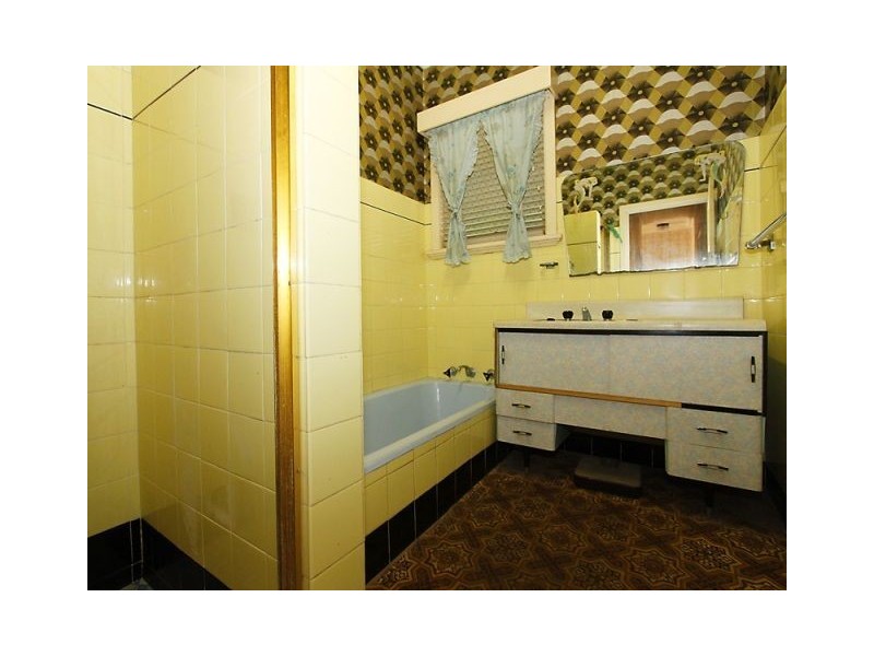 253 South Street, Beaconsfield WA 6162