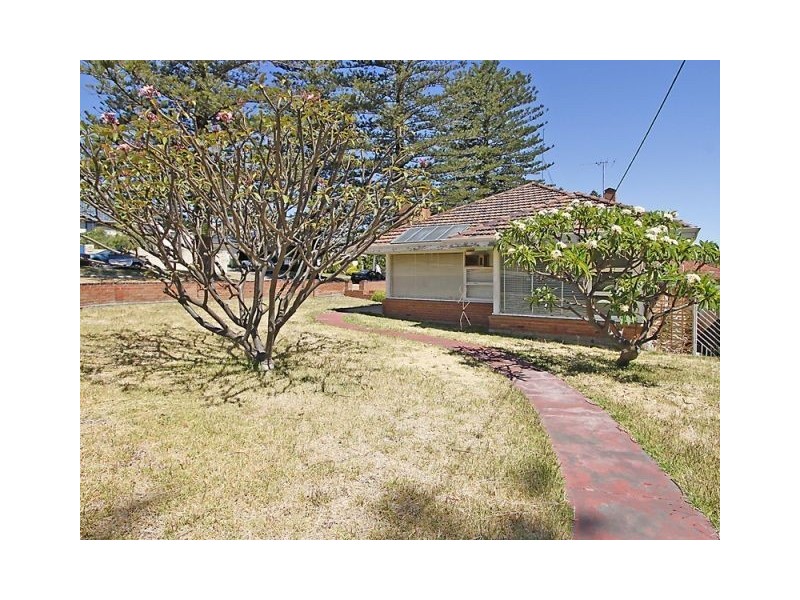 253 South Street, Beaconsfield WA 6162