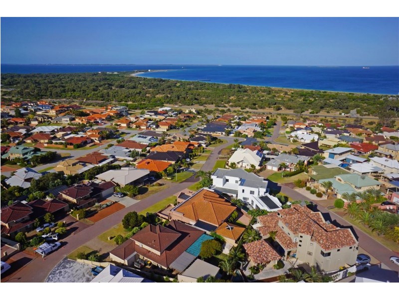 9 Vlaming Rise, Coogee WA 6166