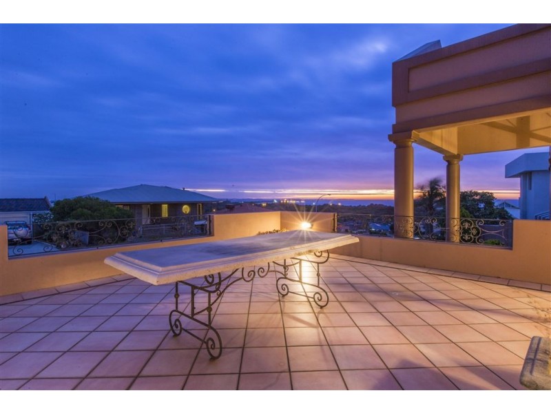 9 Vlaming Rise, Coogee WA 6166