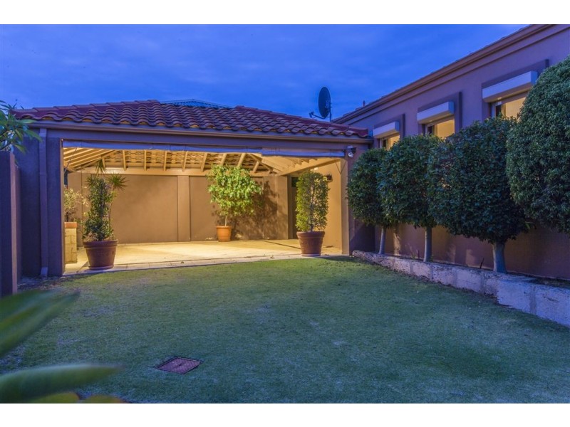 9 Vlaming Rise, Coogee WA 6166