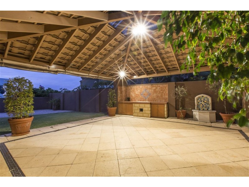 9 Vlaming Rise, Coogee WA 6166