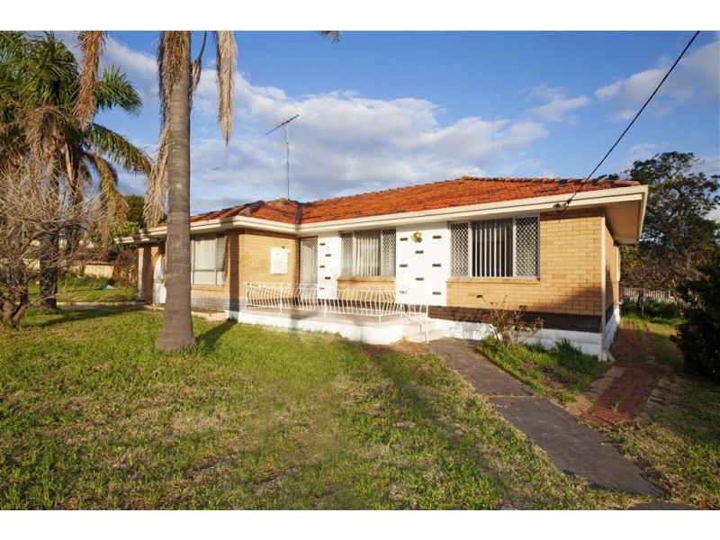 1 Pilgrim Way, Hamilton Hill WA 6163