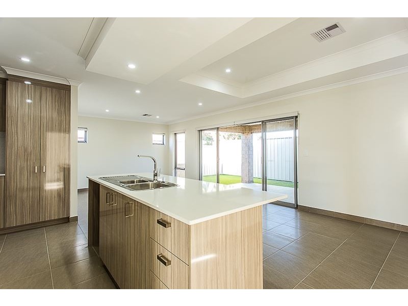 2/26 Scales Way, Spearwood WA 6163