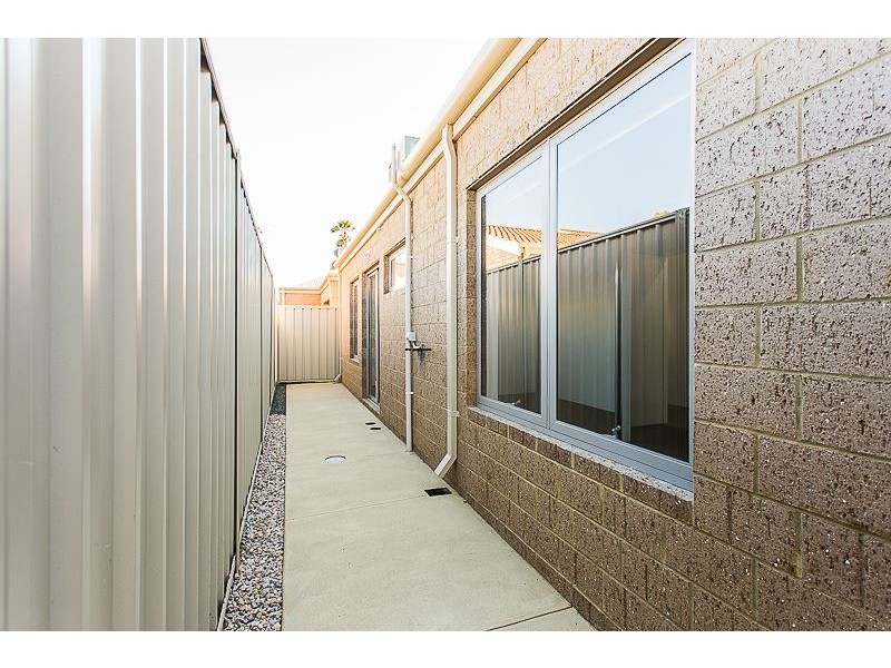 2/26 Scales Way, Spearwood WA 6163
