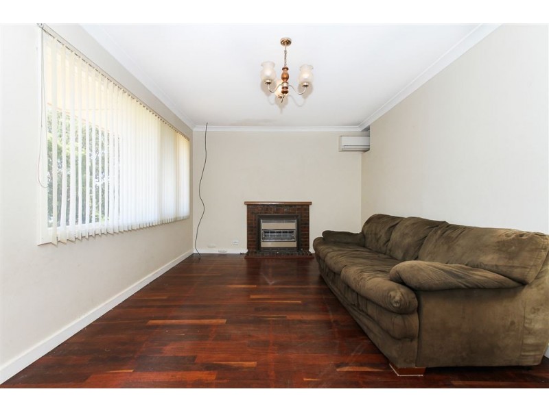 17 Doherty Road, Coolbellup WA 6163
