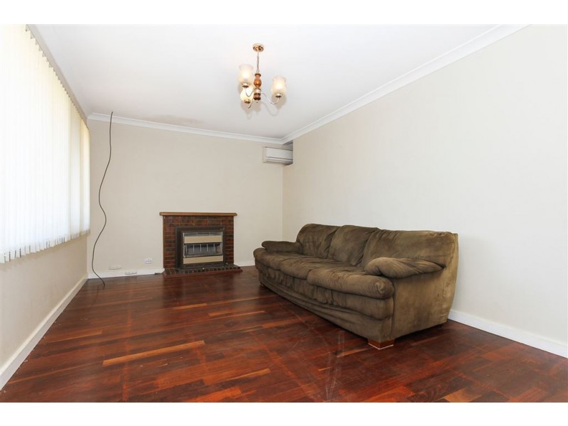 17 Doherty Road, Coolbellup WA 6163