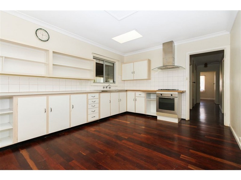 17 Doherty Road, Coolbellup WA 6163