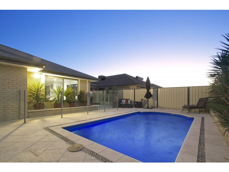 4 Crockett Way, Success WA 6164