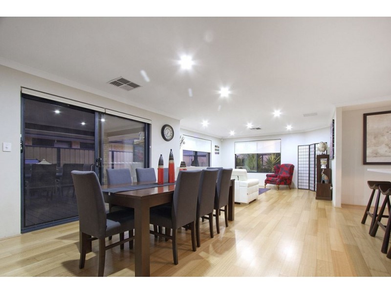 4 Crockett Way, Success WA 6164