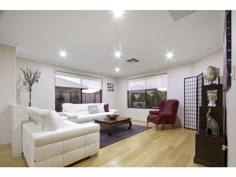 4 Crockett Way, Success WA 6164