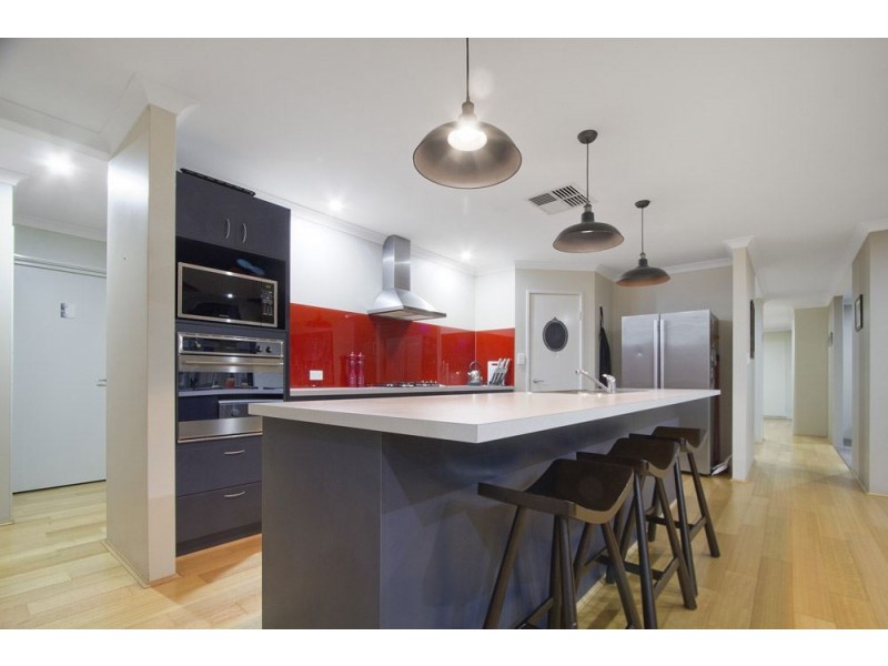 4 Crockett Way, Success WA 6164