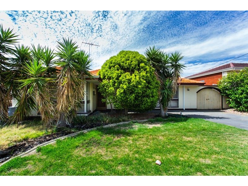 8 Gaunt Road, Spearwood WA 6163