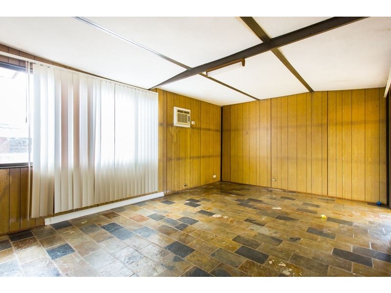 8 Gaunt Road, Spearwood WA 6163