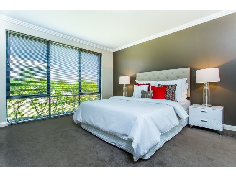 9 Sandford Avenue, Munster WA 6166